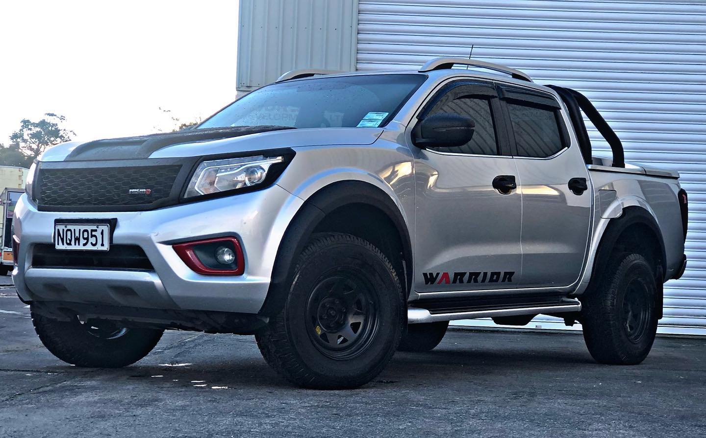 WINDOW VISORS TUFFNUC - NAVARA NP300